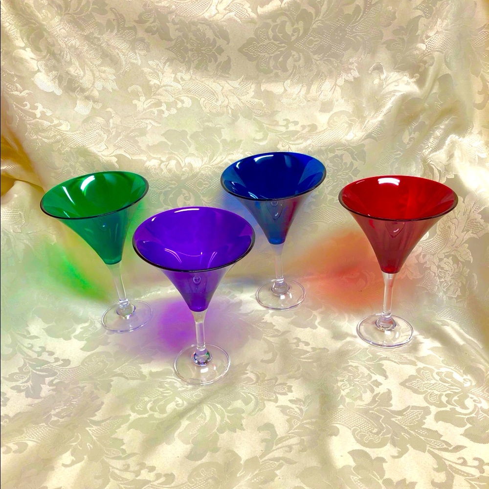 NEW! Tupperware Elegant Martini Glasses - Picture 1 of 4